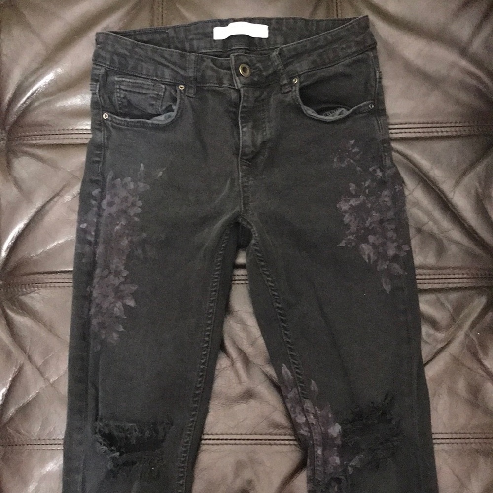 black print distressed skinny jeans